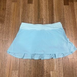 Lululemon Athletica Ruffled Back Scort in Teal